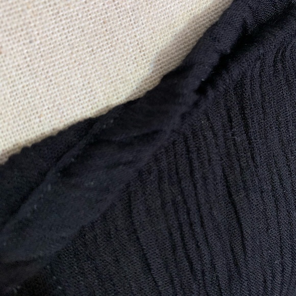 ❌DONATED❌Black Strapless Flowing Oversized Detailed Top - Picture 7 of 11